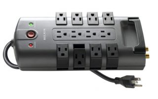 belkin bp112230 08 100709873 large 320x200 - Belkin 12-outlet PivotPlug review: Clever design helps avoid blocked outlets