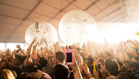 coachella music festival 100650758 large 580x330 - How venues are using technology to reinvent event marketing