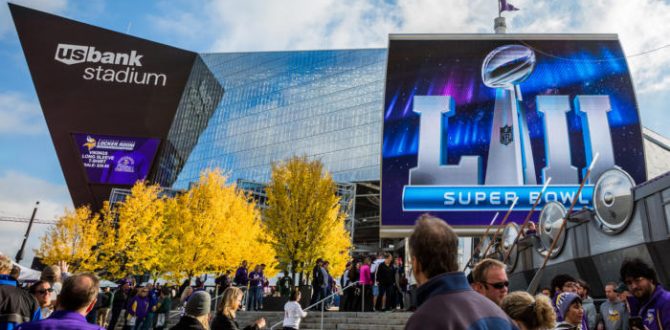 2017 1015 packers home sponsorship 0029 100747071 large 670x330 - Best Super Bowl TV deals: Upgrade your set for cheap