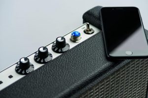 fender bt speaker studio 05 100744675 large 300x200 - fender_bt_speaker_studio_05-100744675-large.jpg