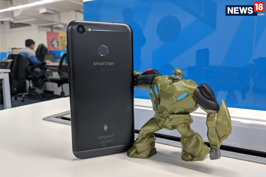 Smartron t.phone P Review, Smartron t.phone P Features, Smartron t.phone P Specifications, Smartron t.phone P Comparison, Smartron t.phone P Camera Quality, Smartron t.phone P Battery Backup, Smartron t.phone P Build, Budget Android Smartphone, Technology News