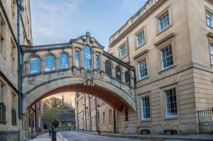 shutterstock oxford 300x199 - shutterstock_oxford.jpeg