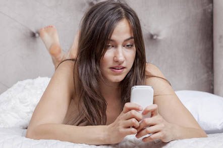 shutterstock selfie bed - Oi! Verizon leaked my fiancée’s nude pix to her ex-coworker, says bloke