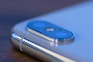 iphone x camera bump 100742318 large 300x200 - iphone-x-camera-bump-100742318-large.jpg