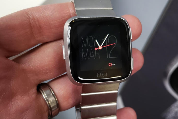 fitbit versa metal